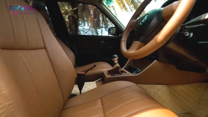 7 Potret mobil BMW peninggalan ayah Raffi Ahmad, nyaris dijual