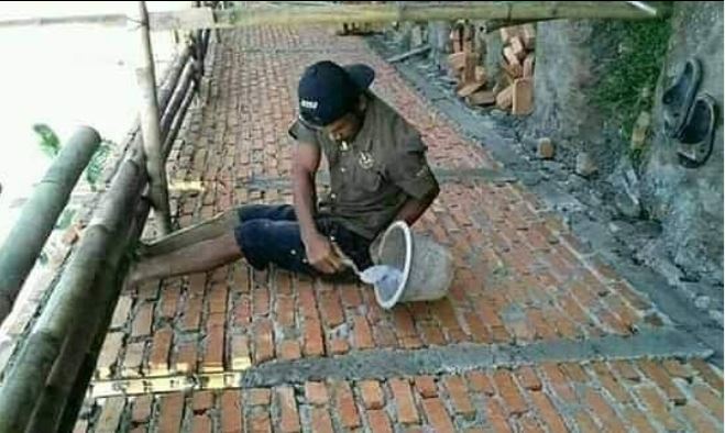 10 Potret lucu akibat kerja terlalu semangat, bikin tepuk jidat