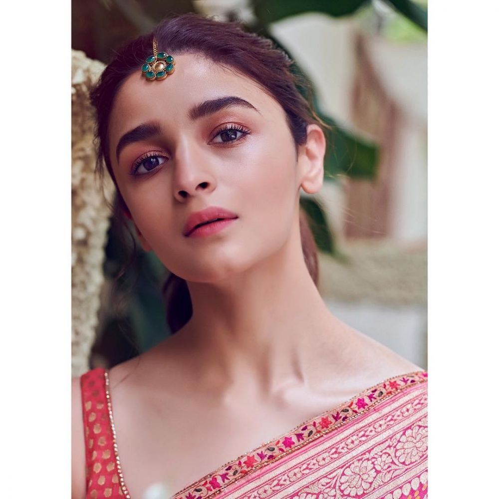 10 Potret transformasi Alia Bhatt dari artis cilik hingga sekarang