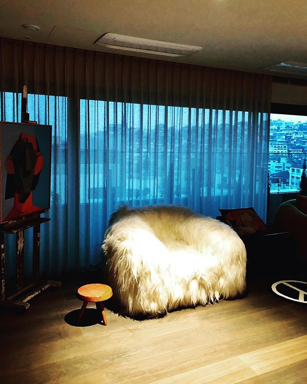 10 Potret apartemen mewah G-Dragon, bak galeri seni