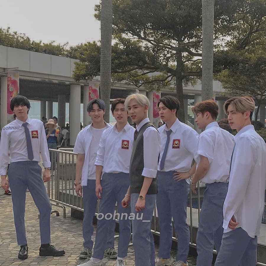 10 Potret editan Idol K-Pop pakai seragam SMA, kocak abis