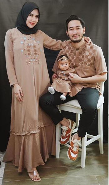 7 Pesona Syahnaz Sadiqah kenakan hijab, meneduhkan