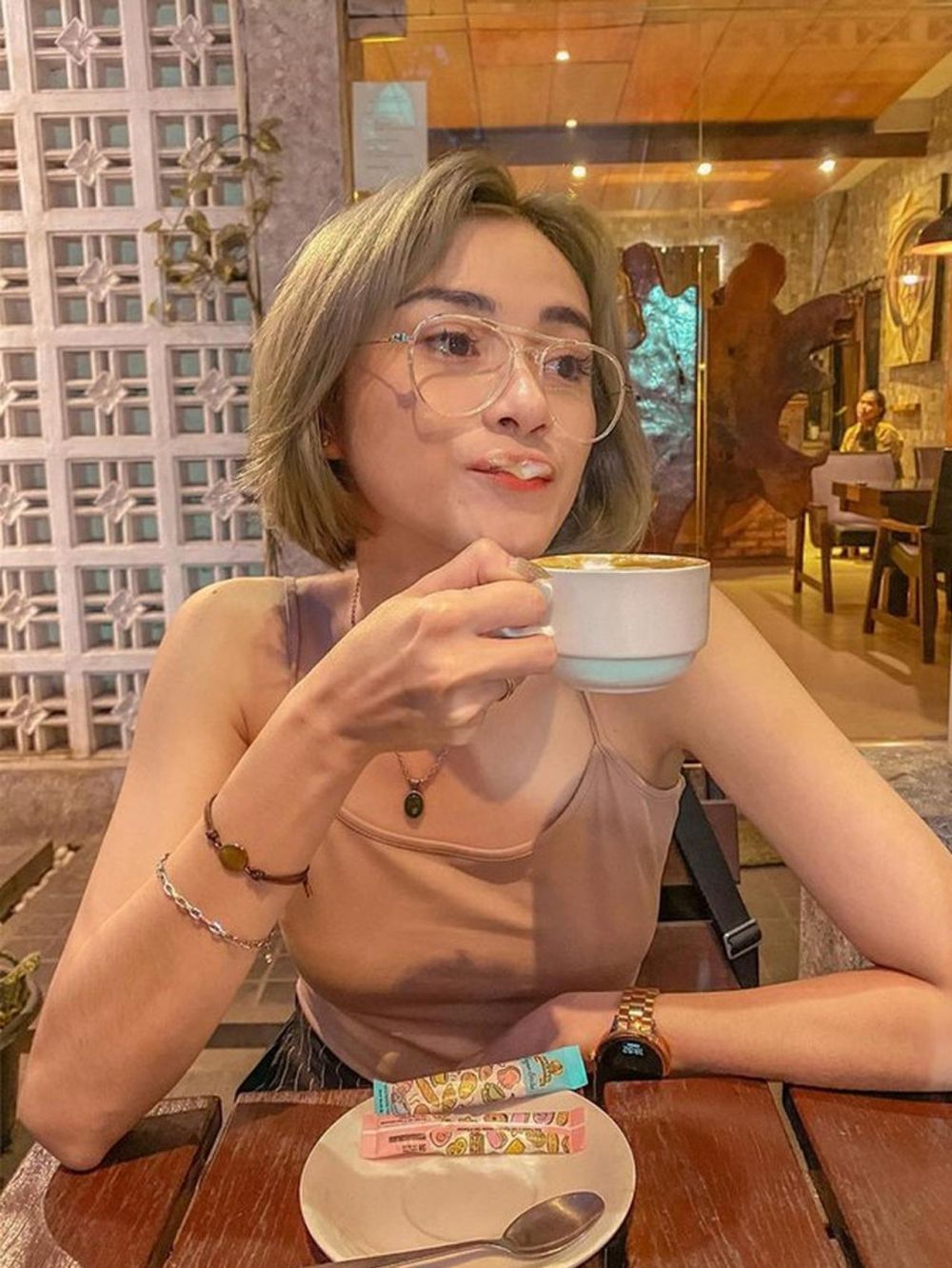 8 Potret penampilan baru Dara The Virgin, gaya rambut curi perhatian