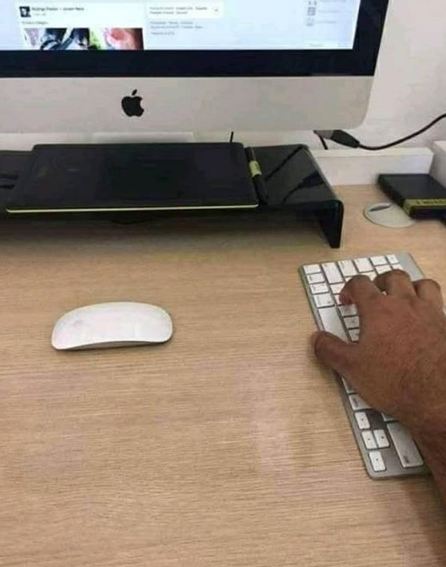 10 Potret lucu orang salah naruh barang ini bikin tepuk jidat