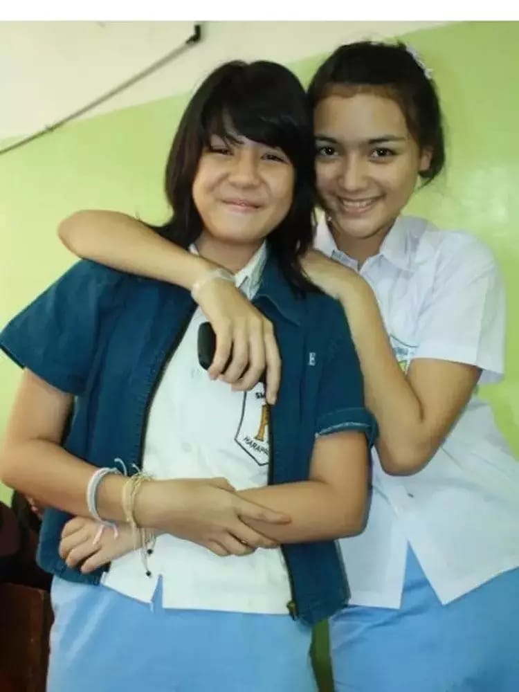 Potret lawas 8 pesinetron cantik saat sekolah ini curi perhatian