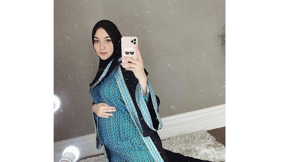 7 Potret Citra Kirana pamer baby bump, tetap stylish