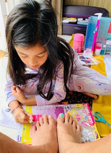 7 Tingkah lucu keluarga Vino G Bastian, hangatnya bikin auto baper