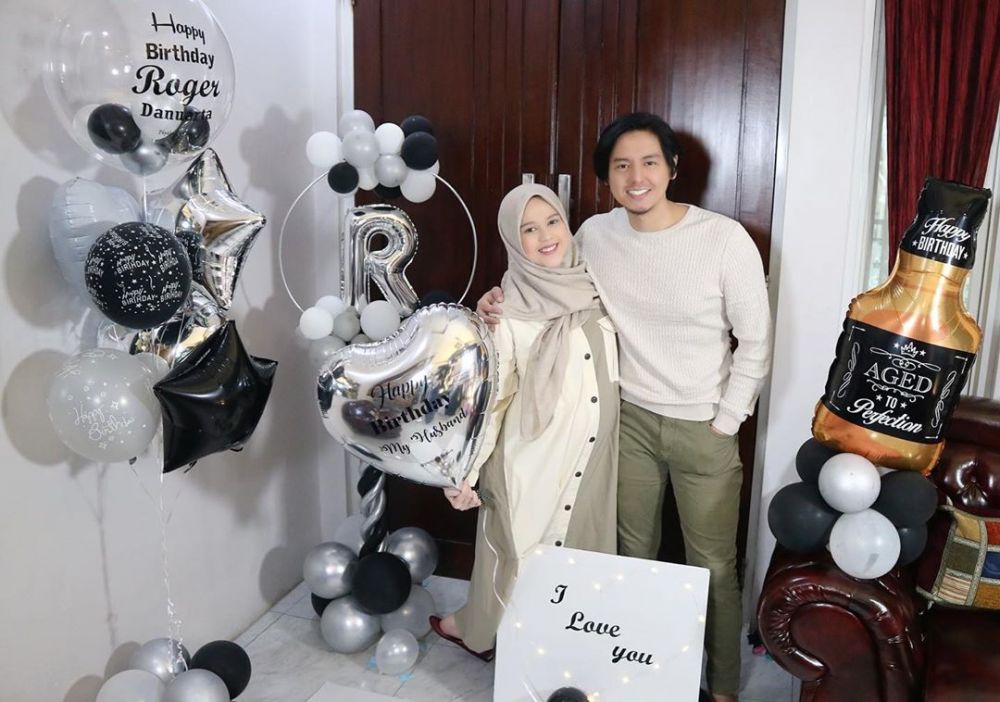 7 Momen ultah Roger Danuarta, kejutan Cut Meyriska bikin baper