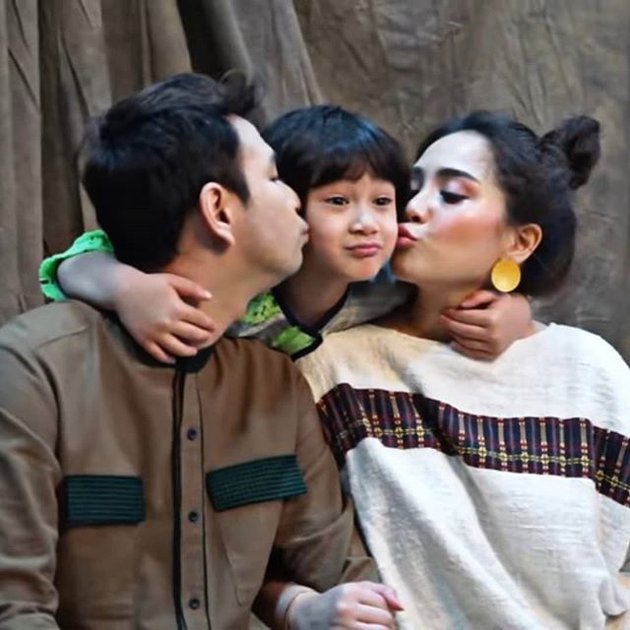 9 Potret Raffi Ahmad & Nagita Slavina photoshoot sambut Lebaran