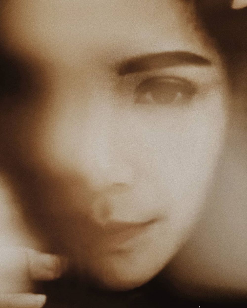 5 Gaya Nagita Slavina pemotretan virtual, cantiknya maksimal