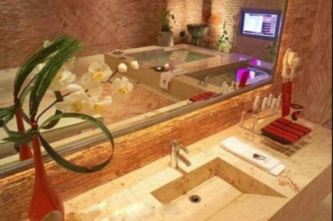 13 Penampakan rumah mewah Amitabh Bachchan, bergaya modern klasik