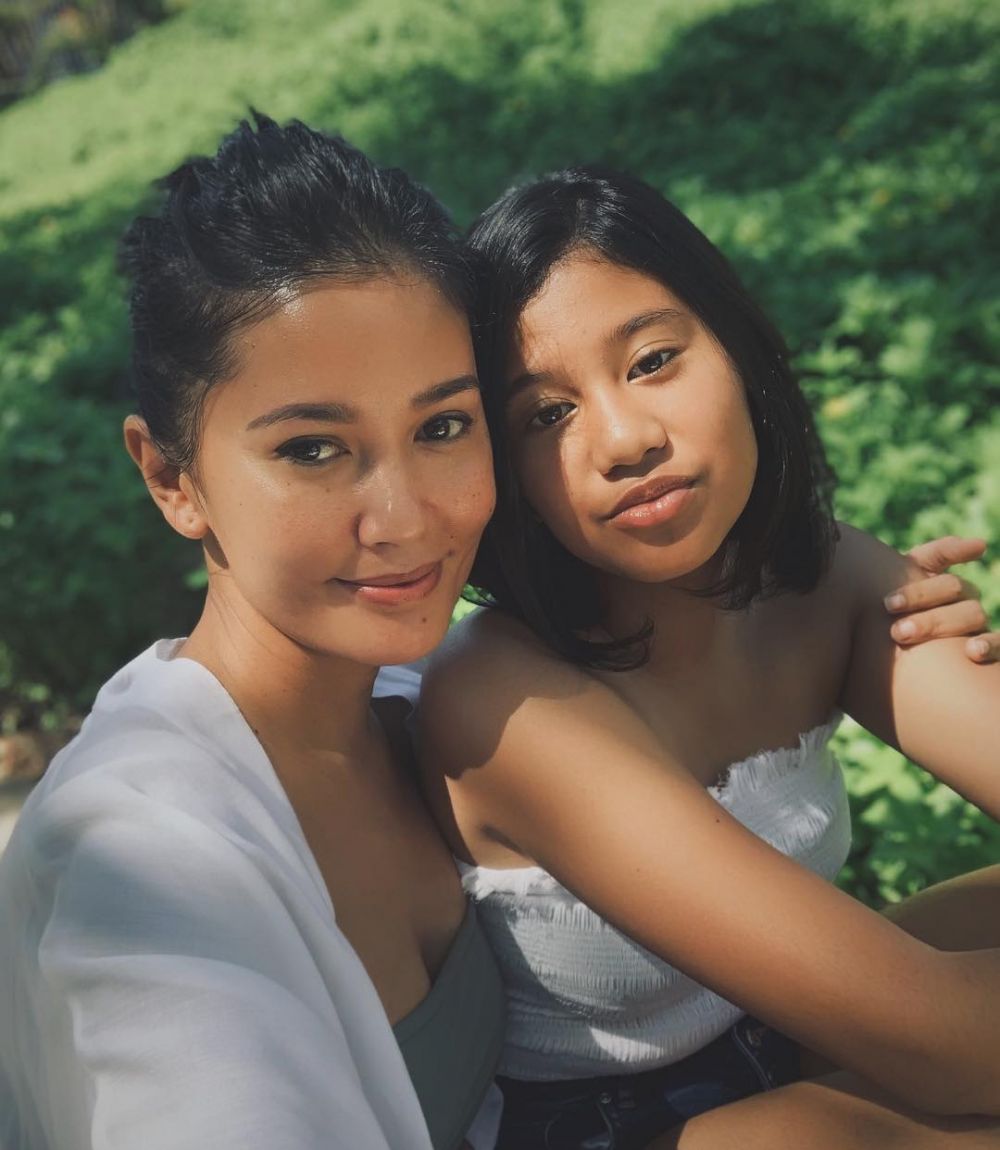 6 Momen kebersamaan Titi Rajo Bintang & anaknya, jarang tersorot