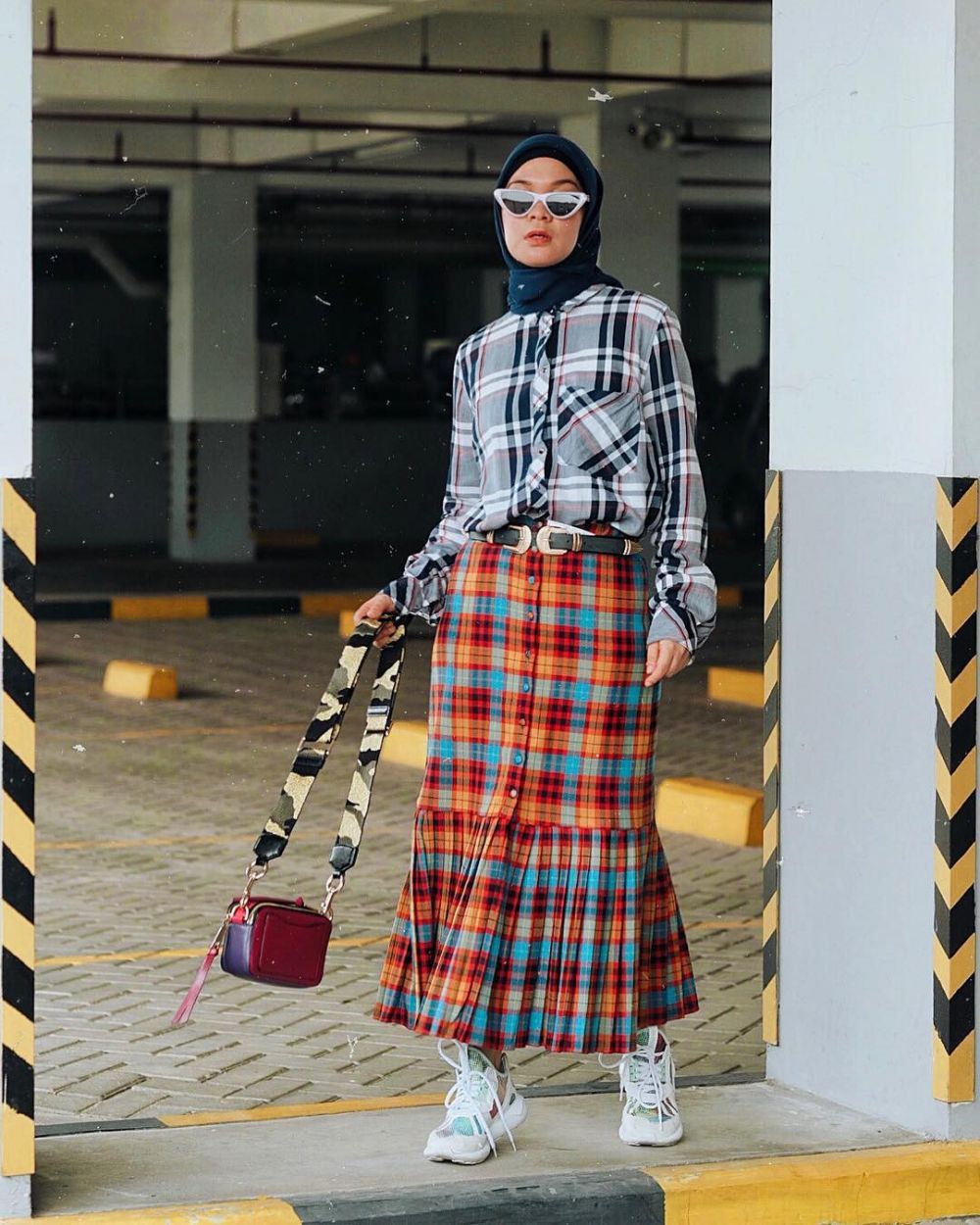 10 Ide outfit mix  and match  hijab  ala Tantri Namirah 