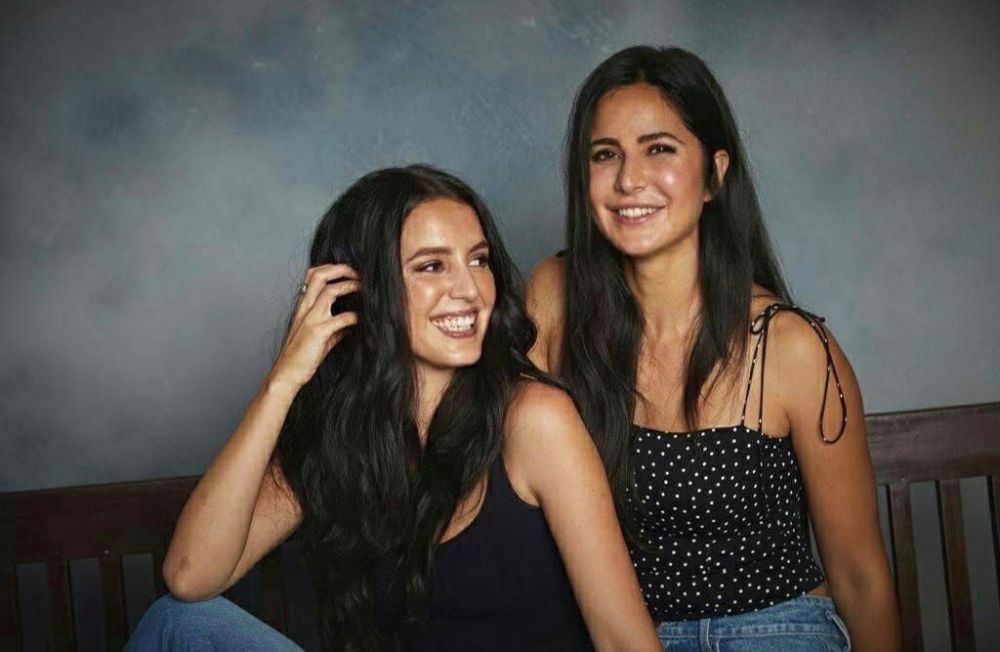 10 Momen kompak Katrina dan Isabelle Kaif, bak saudara kembar