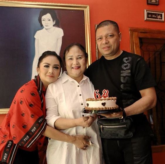 8 Momen kedekatan Raul Lemos dan ibu mertua ini kompak abis