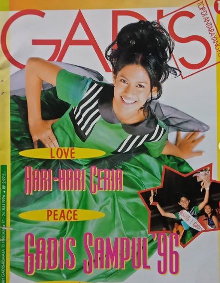 7 Beda gaya Dian Sastro jadi sampul majalah jadul