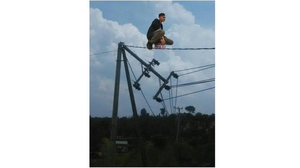 7 Editan main sepeda di luar ruangan, bikin tepuk jidat