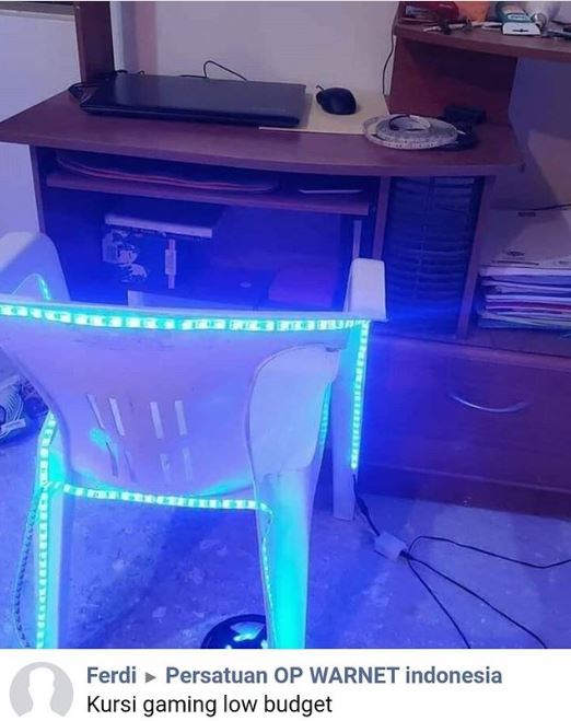 10 Potret kelakuan kocak anak gamer ini nyeleneh banget