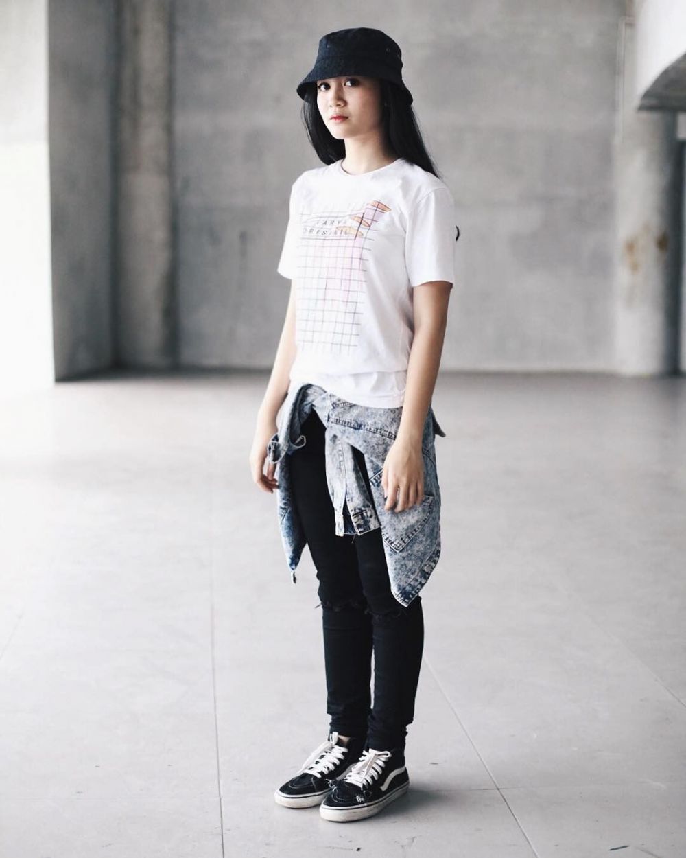 7 Gaya outfit casual Febby Rastanty, simpel tapi kece