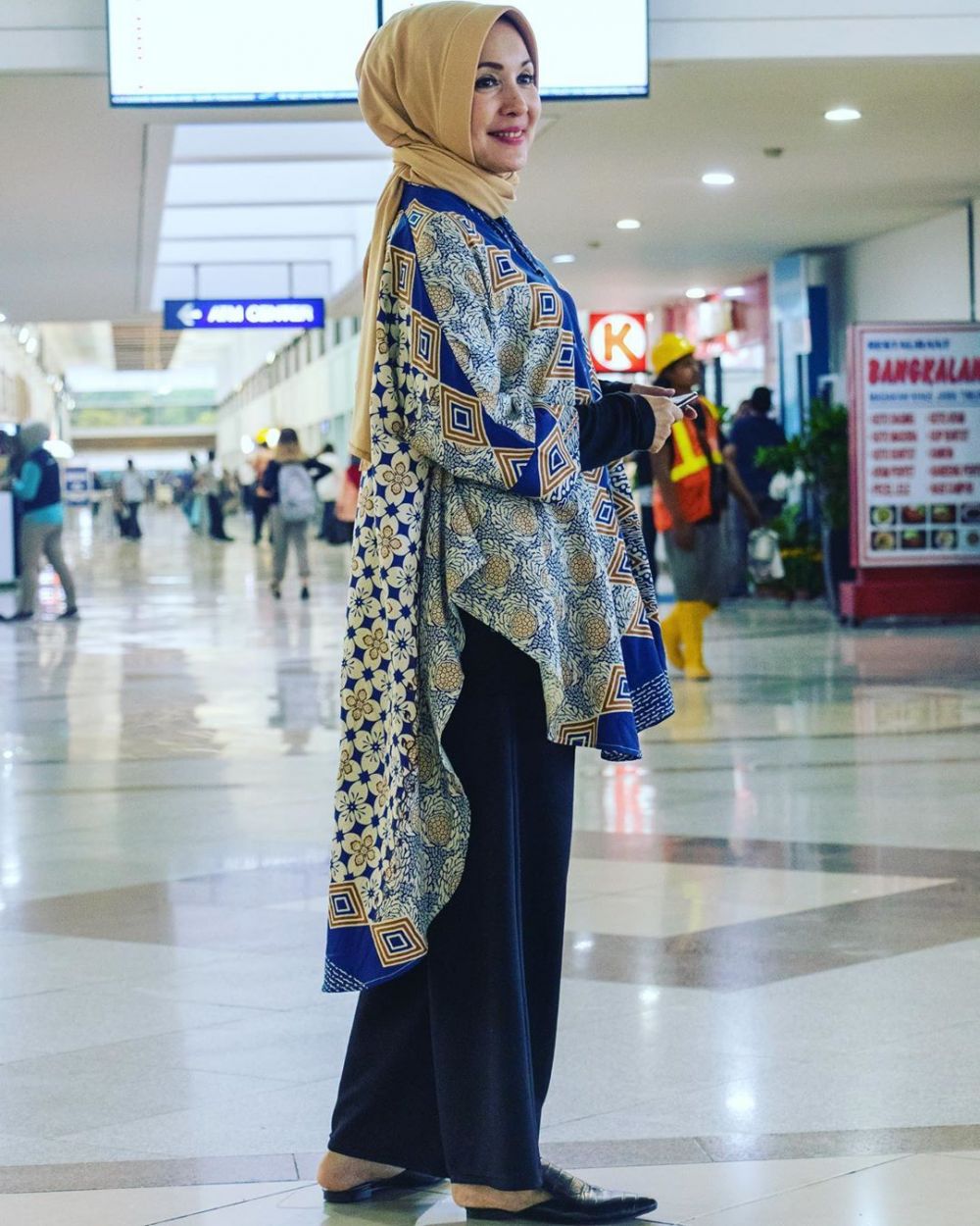 Ingat Sis Natasya di Petualangan Sherina? Ini 9 potret terbarunya