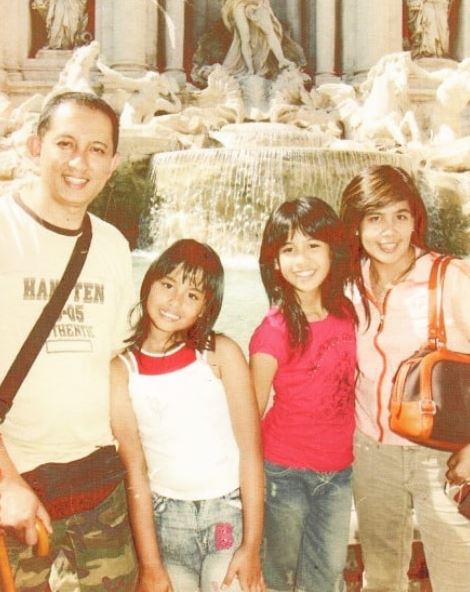 Jarang terekspos, ini 10 momen hangat Maudy Ayunda bareng keluarga