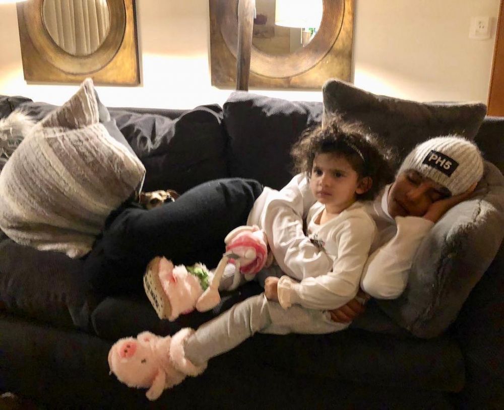 8 Potret Priyanka Copra bersama anak kecil, seru dan bikin gemas