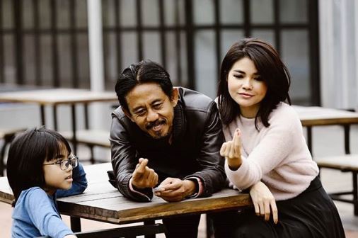 8 Momen Epy Kusnandar & keluarga, paras istri curi perhatian
