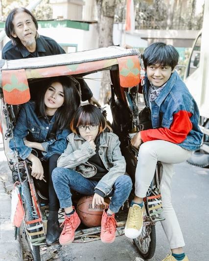 8 Momen Epy Kusnandar & keluarga, paras istri curi perhatian