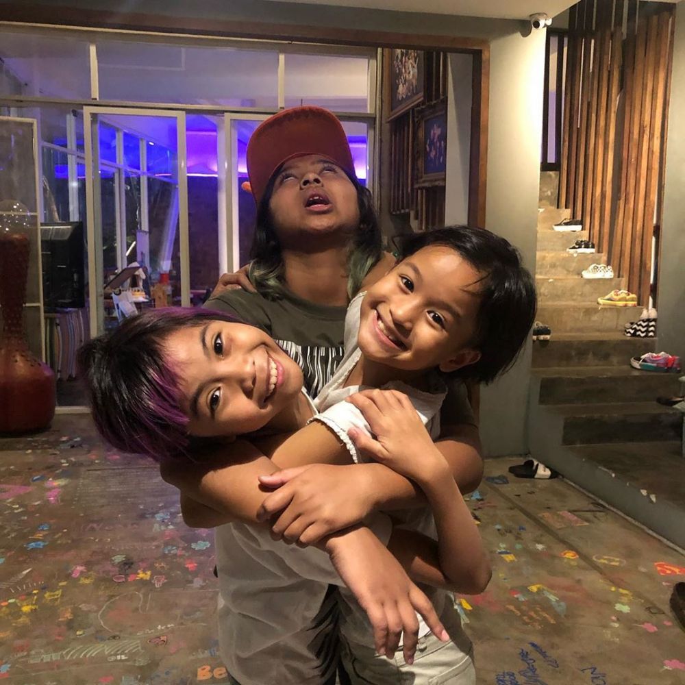 9 Potret rumah Nirina Zubir, halamanya curi perhatian