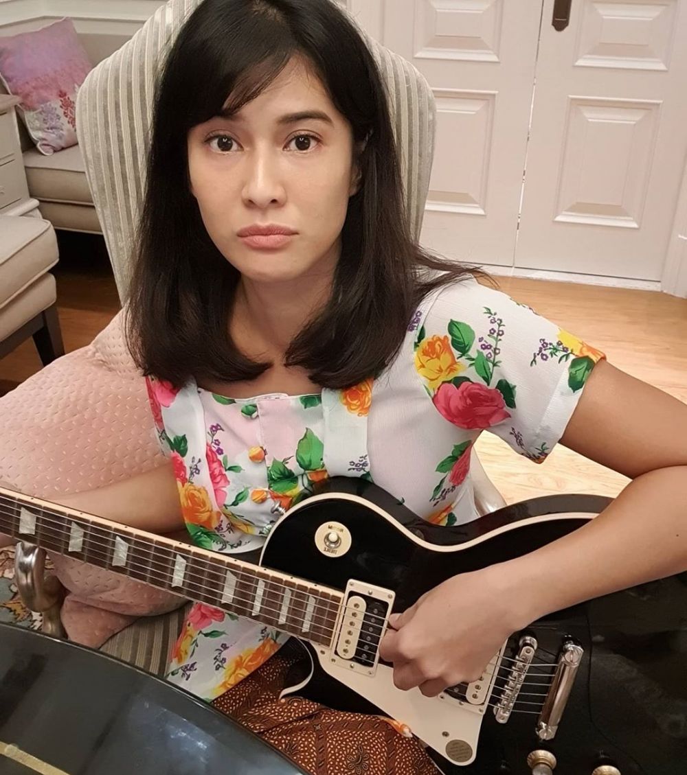 6 Tips bikin konten menarik ala Dian Sastro selama di rumah aja