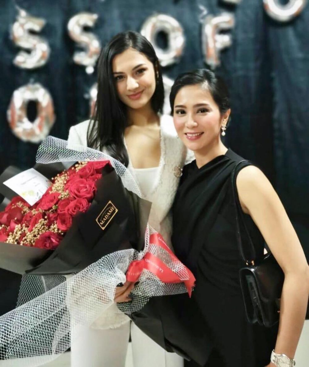 Pesona 4 putri produser kondang Tanah Air ini memesona abis