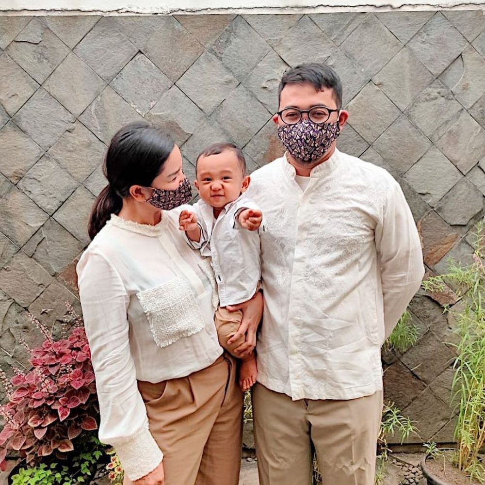 8 Momen Lebaran pemain Tukang Ojek Pengkolan bareng keluarga