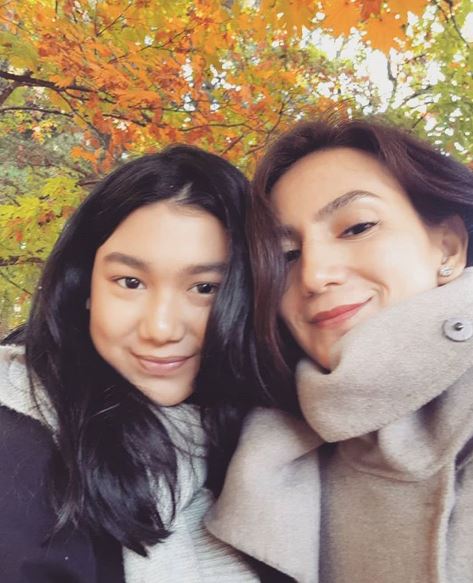 10 Potret cantik Wanda Hamidah dan putrinya, bak kakak adik