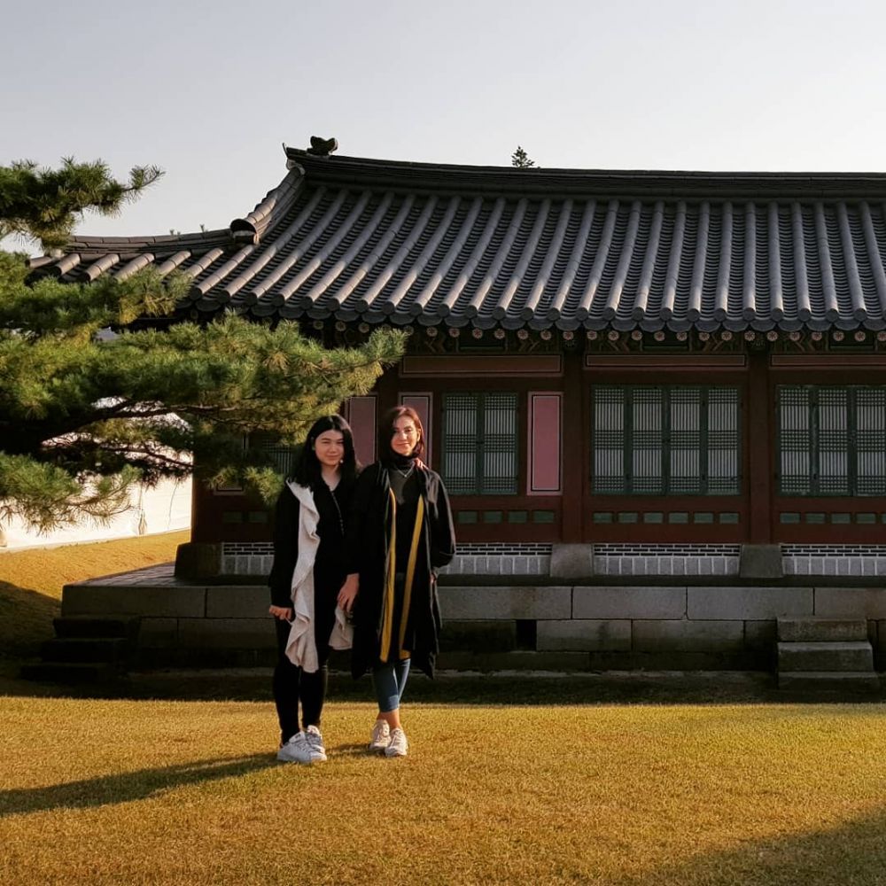 10 Potret cantik Wanda Hamidah dan putrinya, bak kakak adik