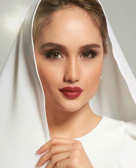 6 Potret Cinta Laura tampil berkerudung, tuai pujian