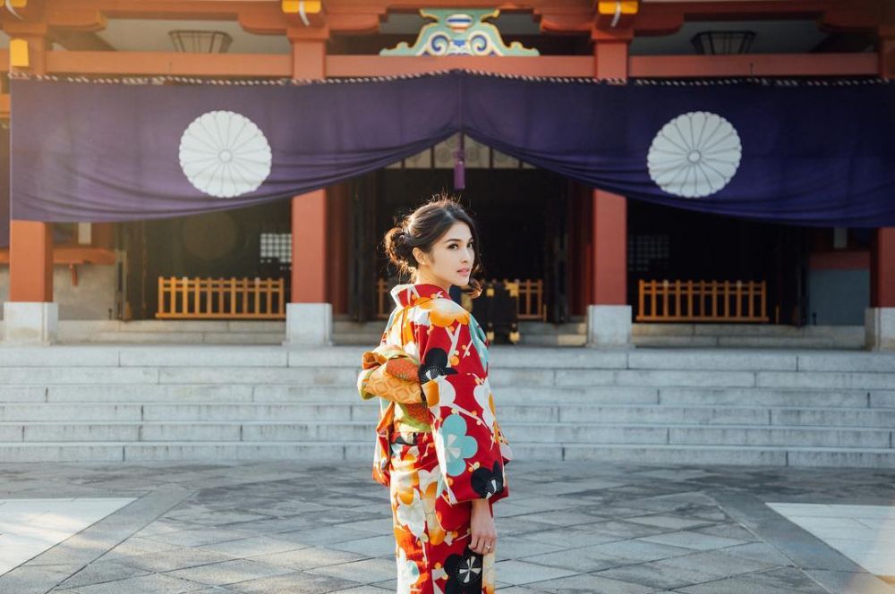 Potret 12 seleb cantik pakai kimono, pesonanya terpancar