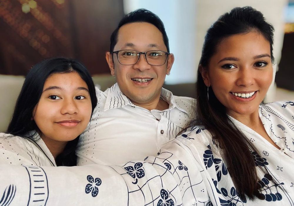 8 Potret kedekatan anak Titi Rajo Bintang dengan ayah barunya