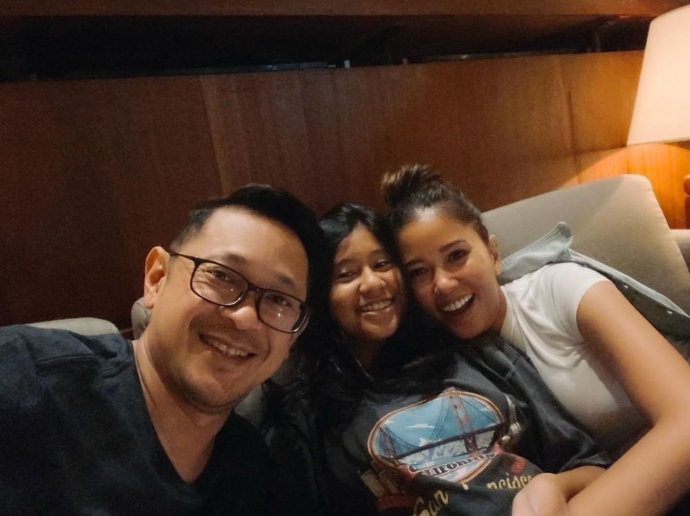 8 Potret kedekatan anak Titi Rajo Bintang dengan ayah barunya