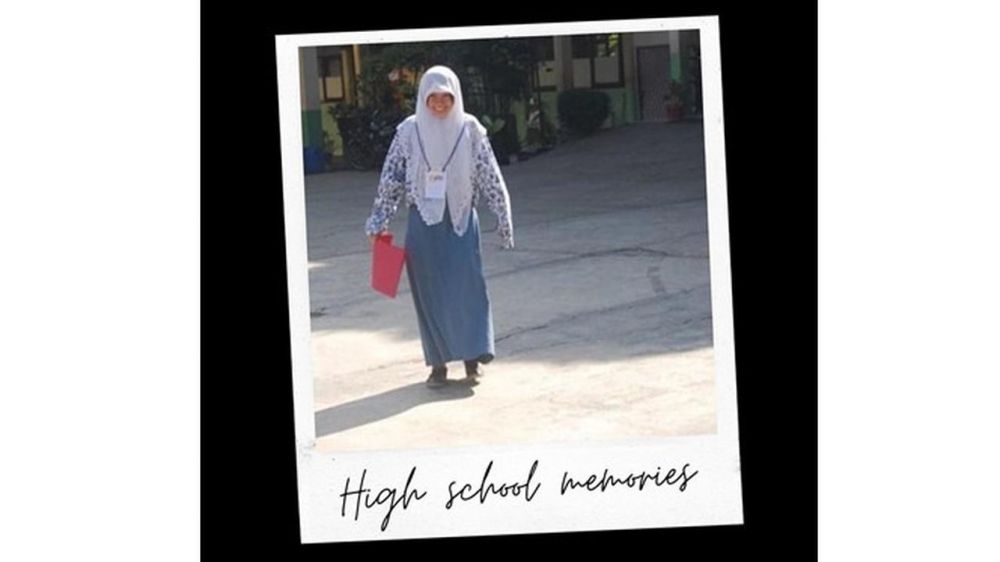 7 Potret Ipeh 'Si Entong' pakai hijab, bikin pangling