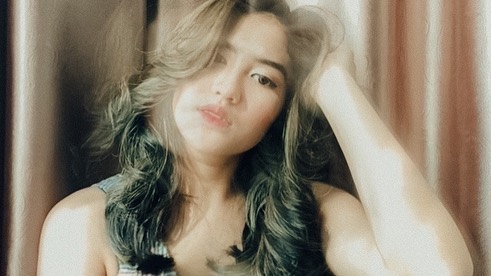 8 Potret Ochi Rosdiana pamer rambut baru, terlihat seperti bule