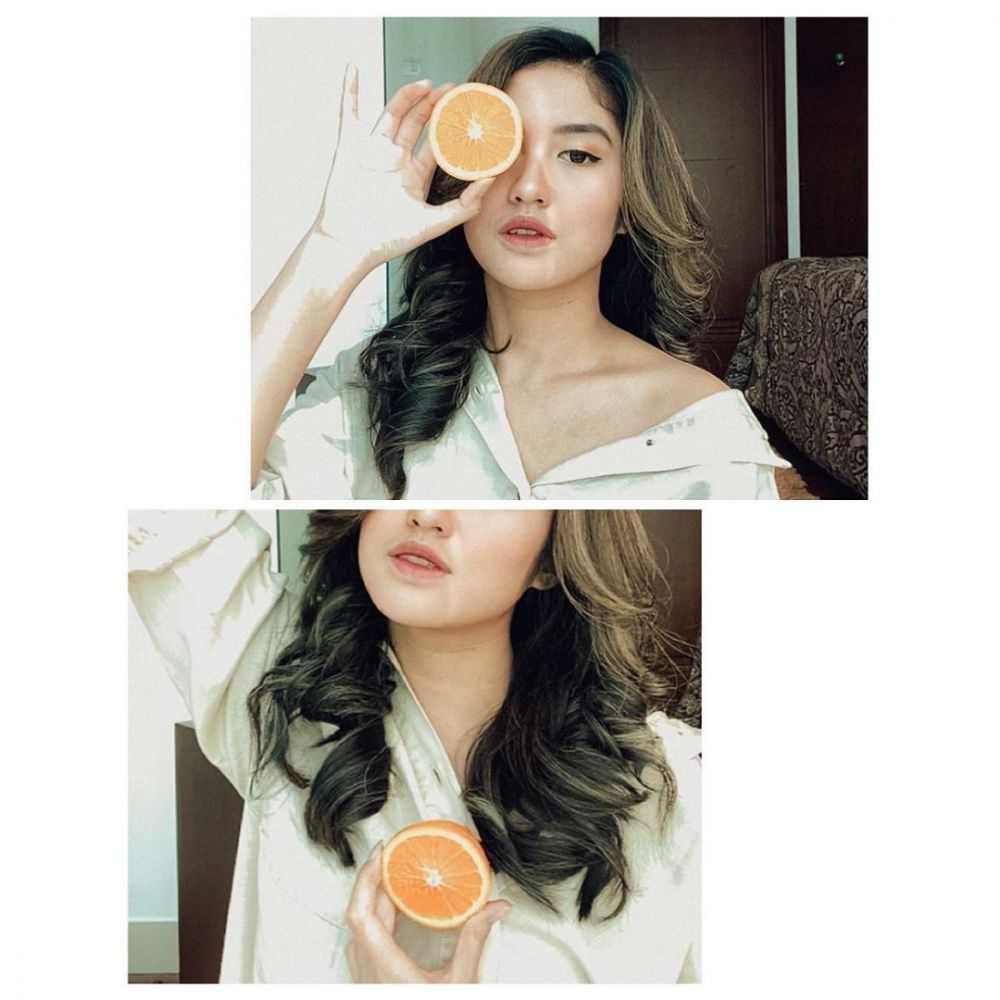 8 Potret Ochi Rosdiana pamer rambut baru, terlihat seperti bule