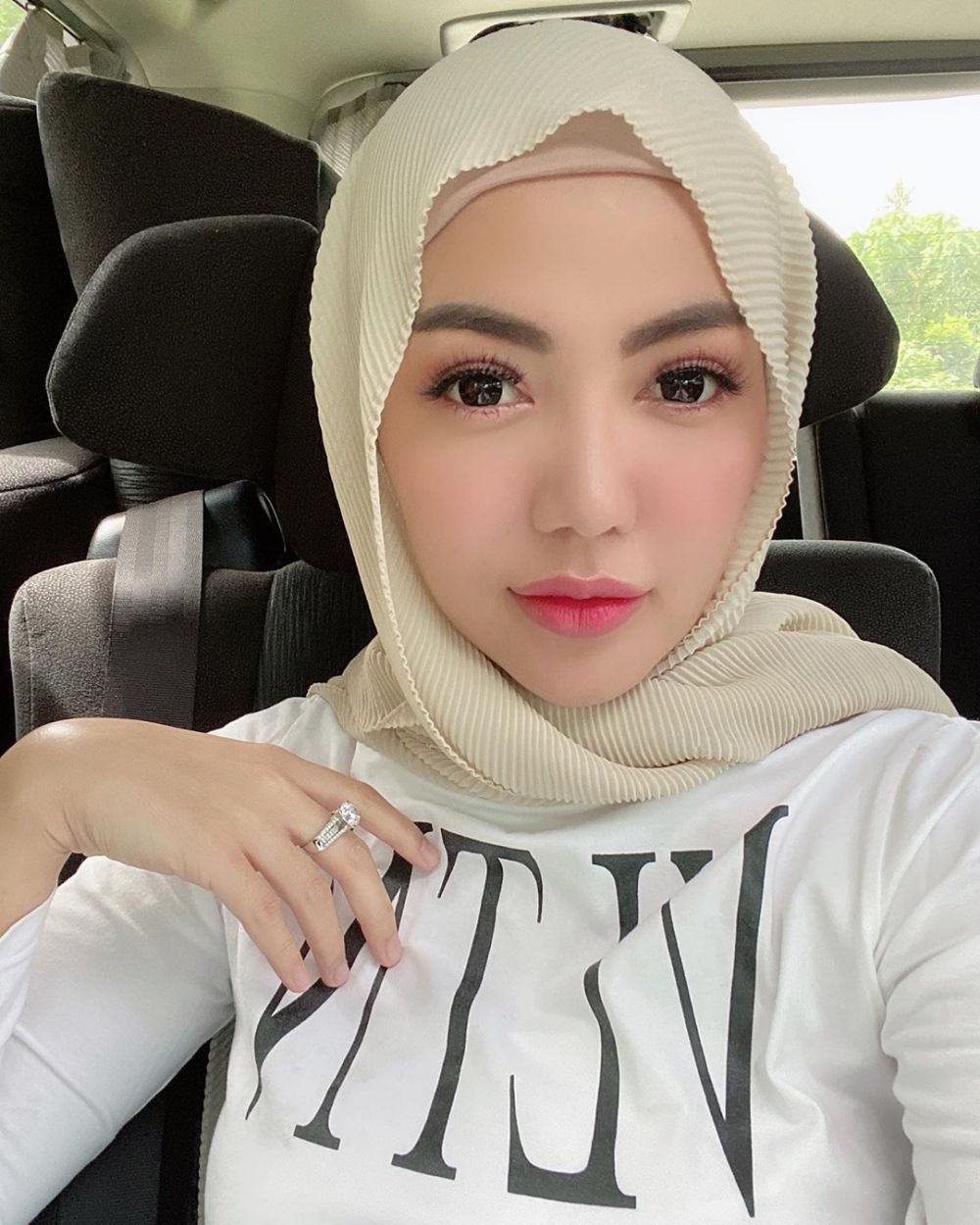 8 Potret Bella Shofie berhijab, cantik dan menawan