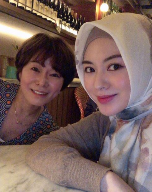 Jarang tersorot, ini 7 momen manis Ayana Moon dan sang ibunda