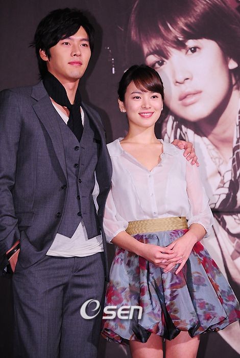 Dikabarkan balikan, ini 7 potret kedekatan Hyun Bin dan Song Hye-kyo