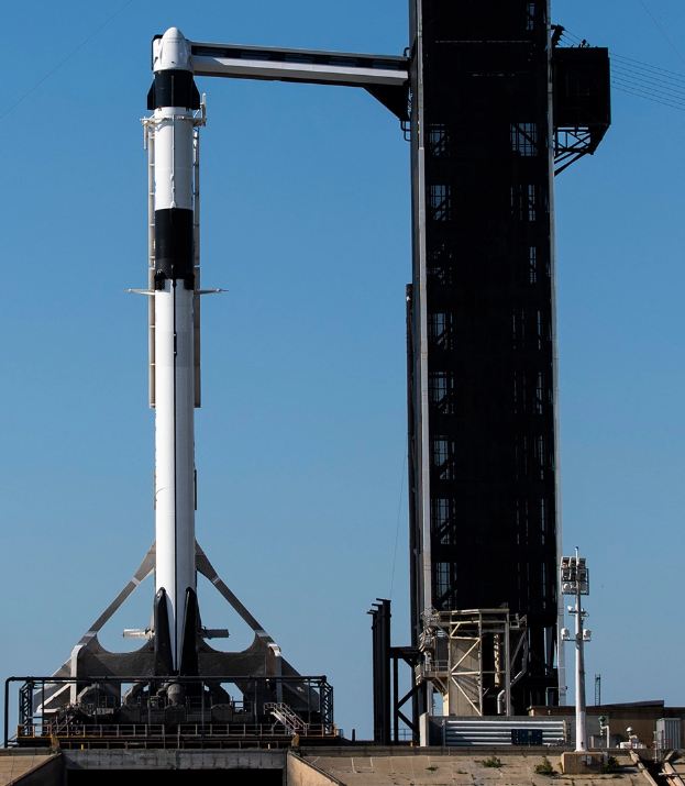 4 Fakta peluncuran SpaceX ke luar angkasa, sempat tertunda cuaca buruk