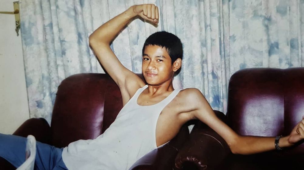 6 Potret lawas Dwi Sasono, penampilan masa mudanya curi perhatian