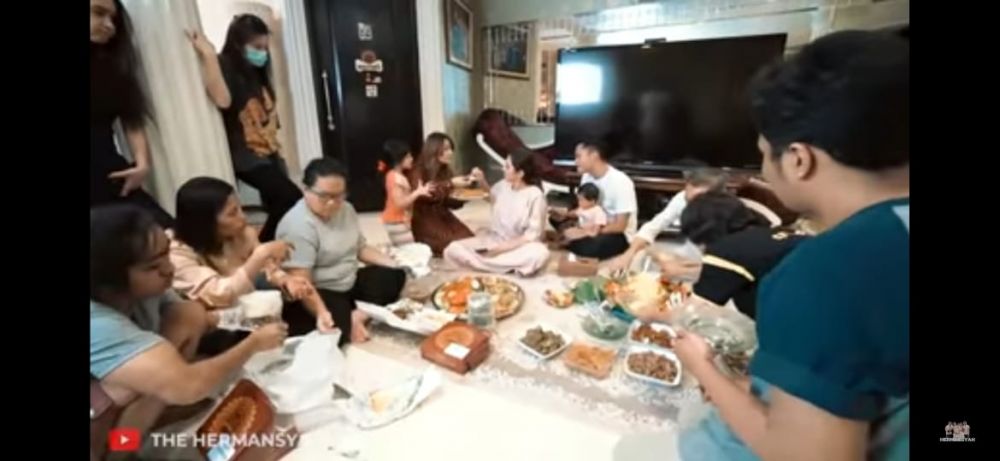 9 Momen syukuran Anang-Ashanty angkat anak ART jadi putri ke-5