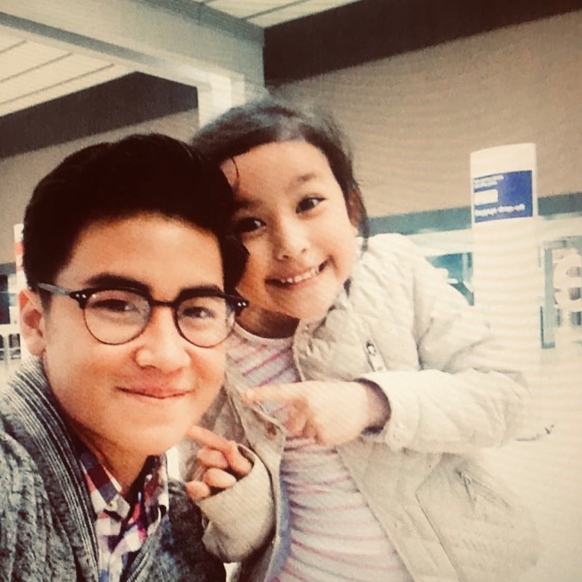 Beda ayah, ini 8 potret kedekatan Rafi Pangestu dan Aquene Djorghi