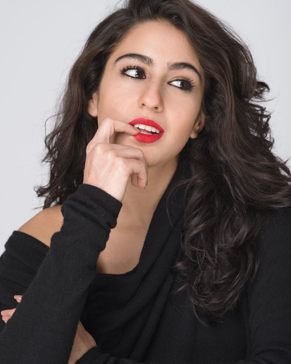 Beranjak remaja, 11 pesona putri artis Bollywood ini curi perhatian