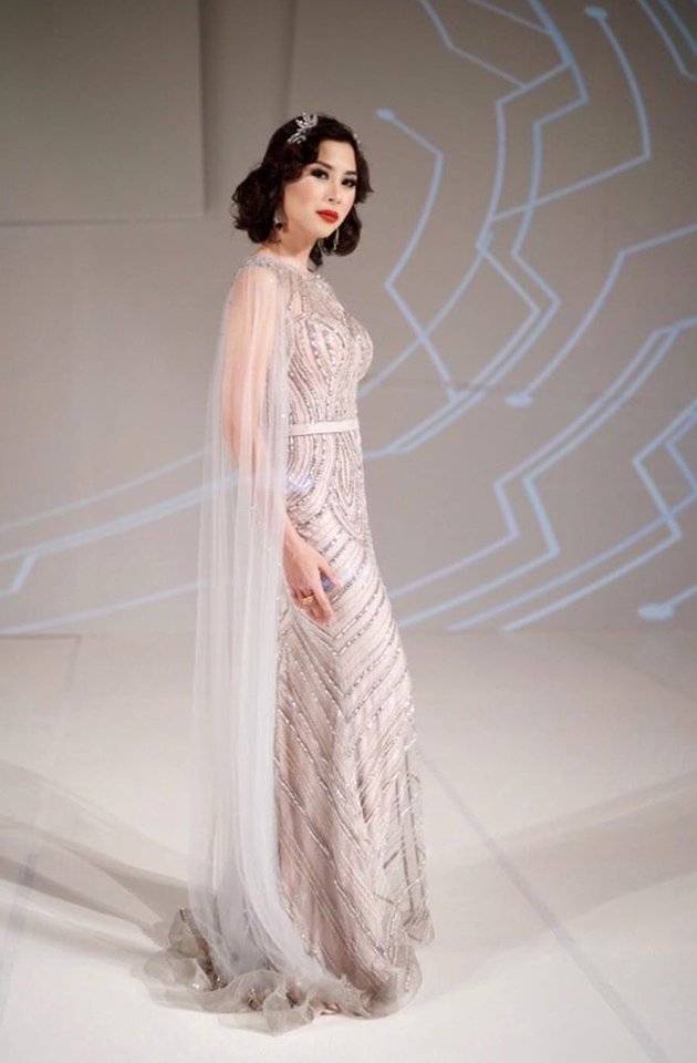 10 Potret terbaru Anya Dwinov, makin cantik dan memesona